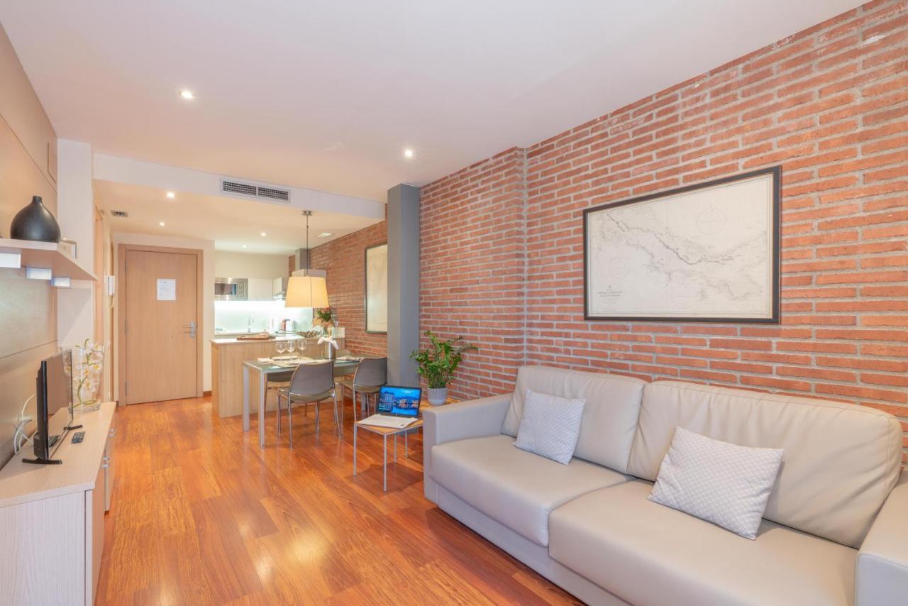 Serennia Cest Apartamentos Arc De Triomf Barcelona Exterior foto