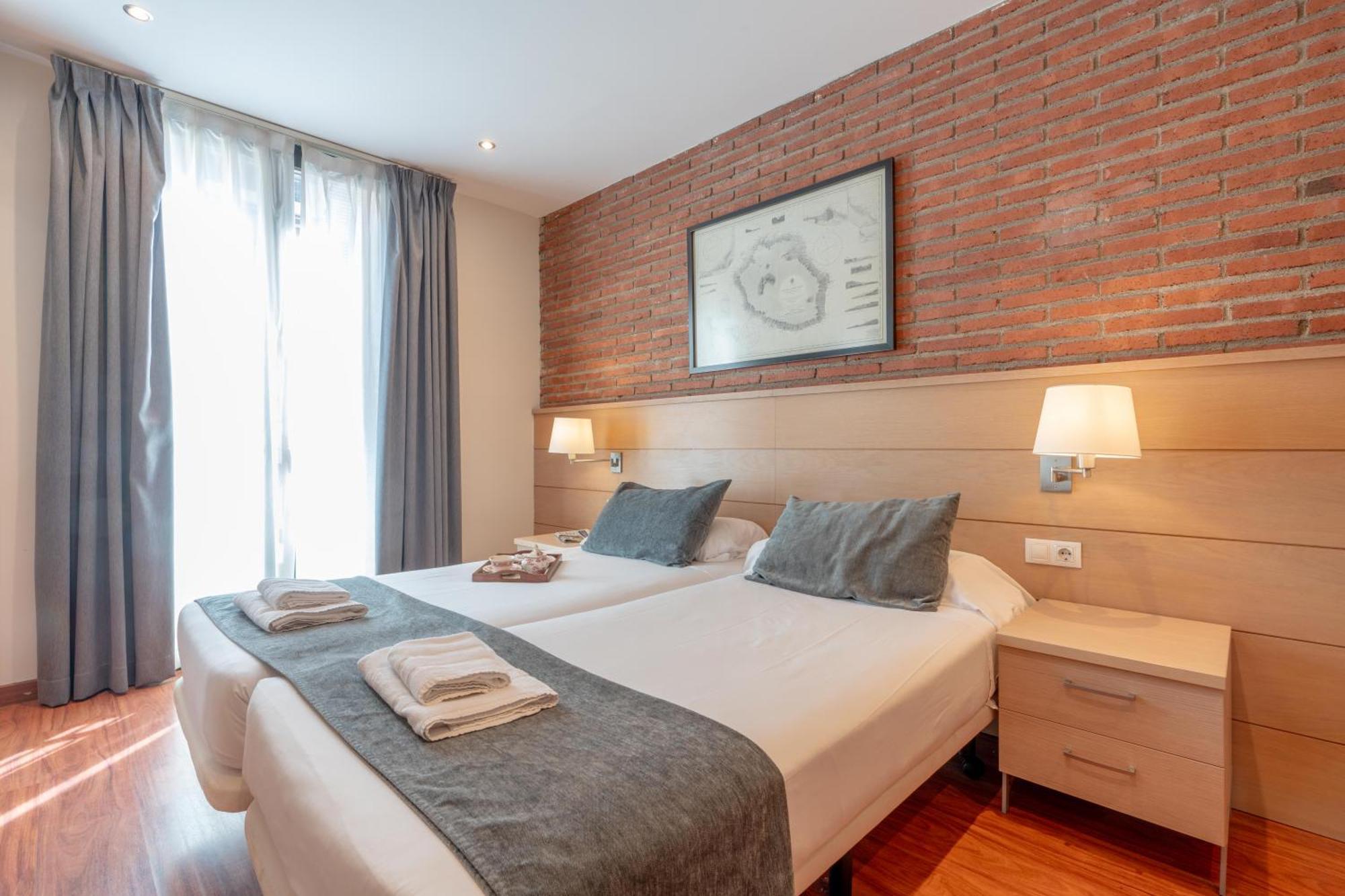 Serennia Cest Apartamentos Arc De Triomf Barcelona Exterior foto
