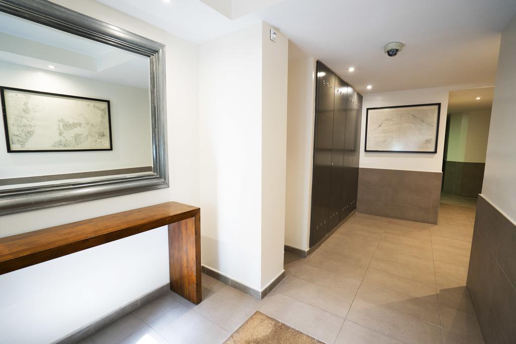 Serennia Cest Apartamentos Arc De Triomf Barcelona Exterior foto