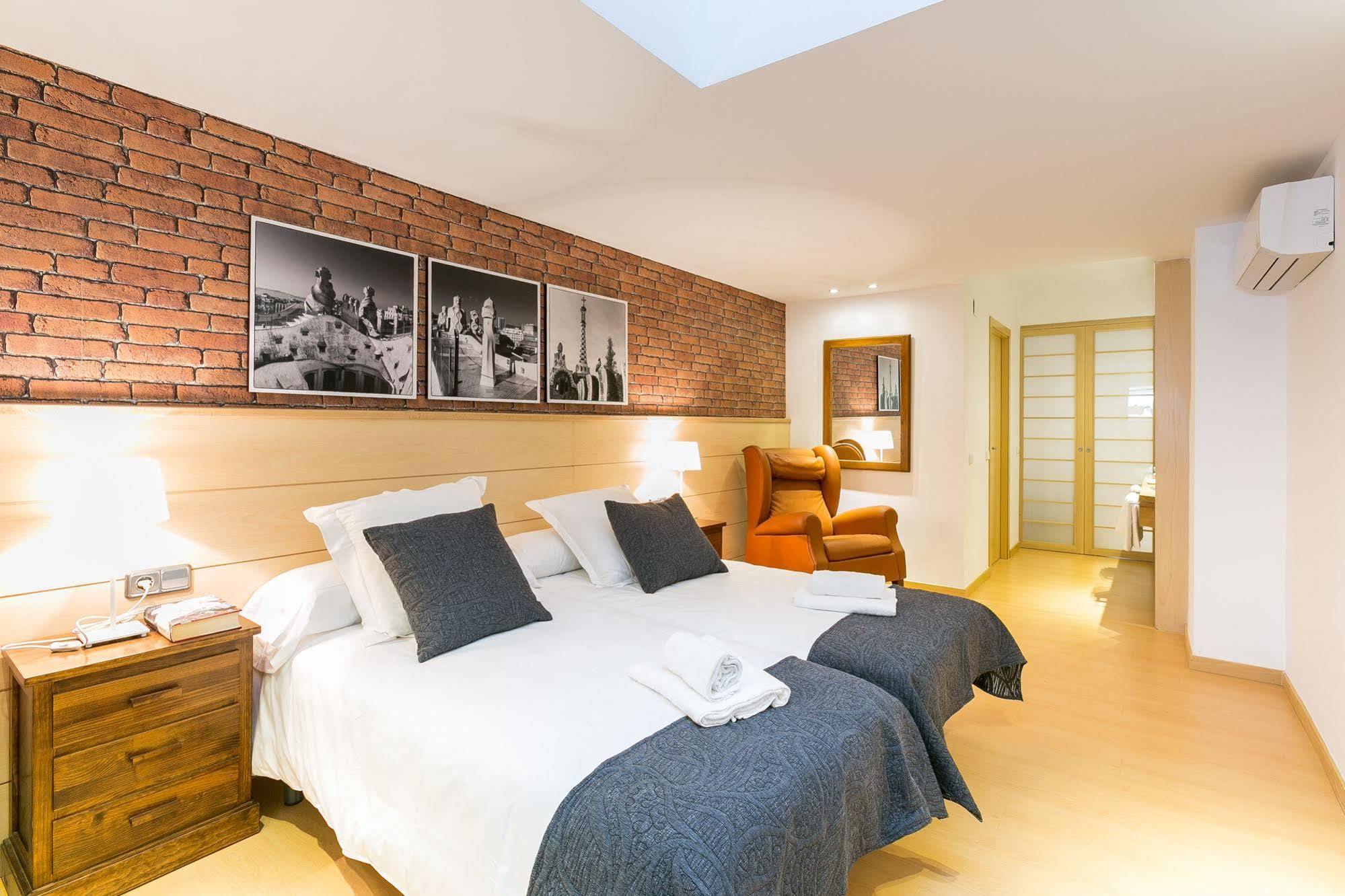 Serennia Cest Apartamentos Arc De Triomf Barcelona Exterior foto