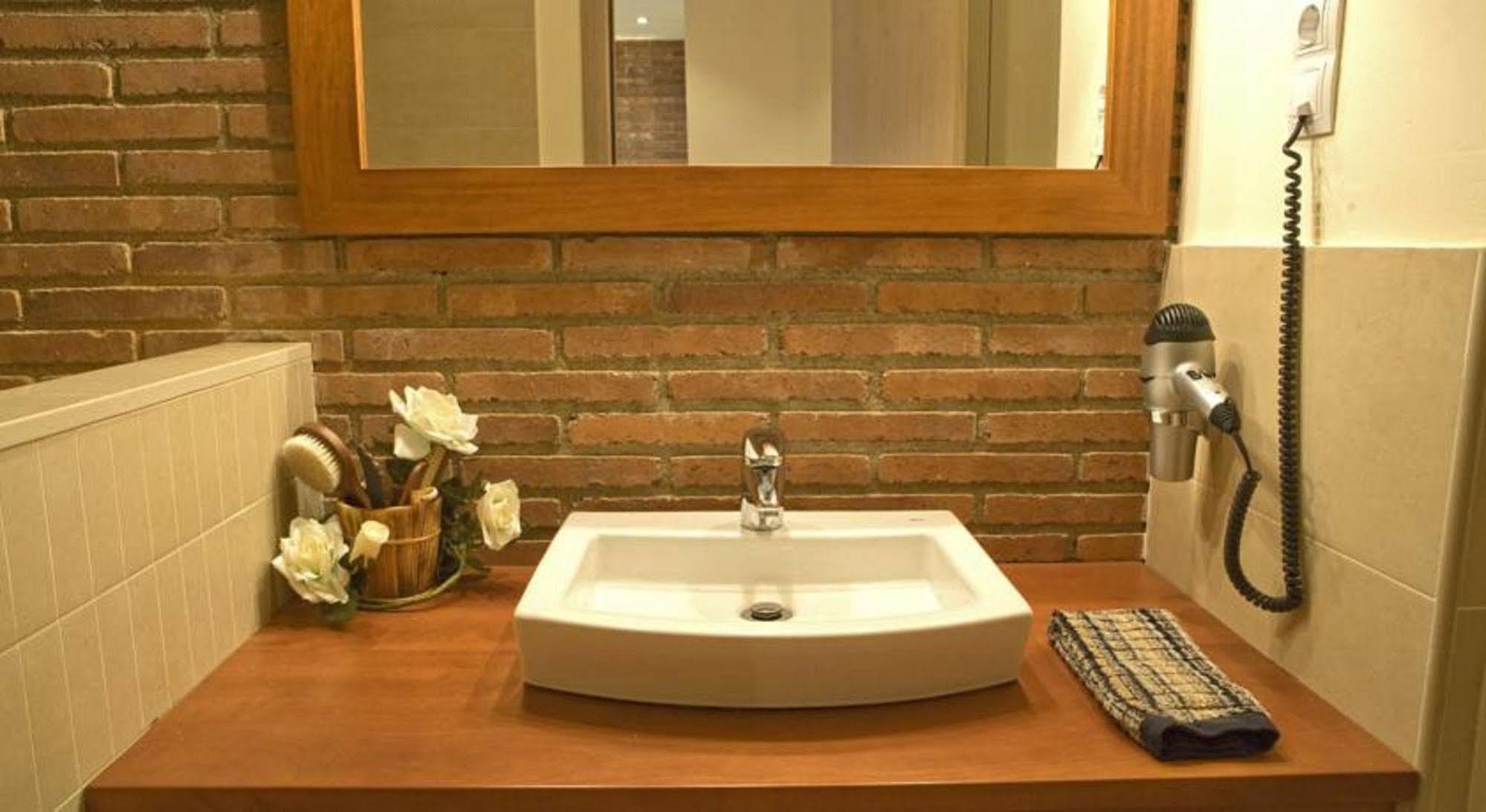 Serennia Cest Apartamentos Arc De Triomf Barcelona Exterior foto