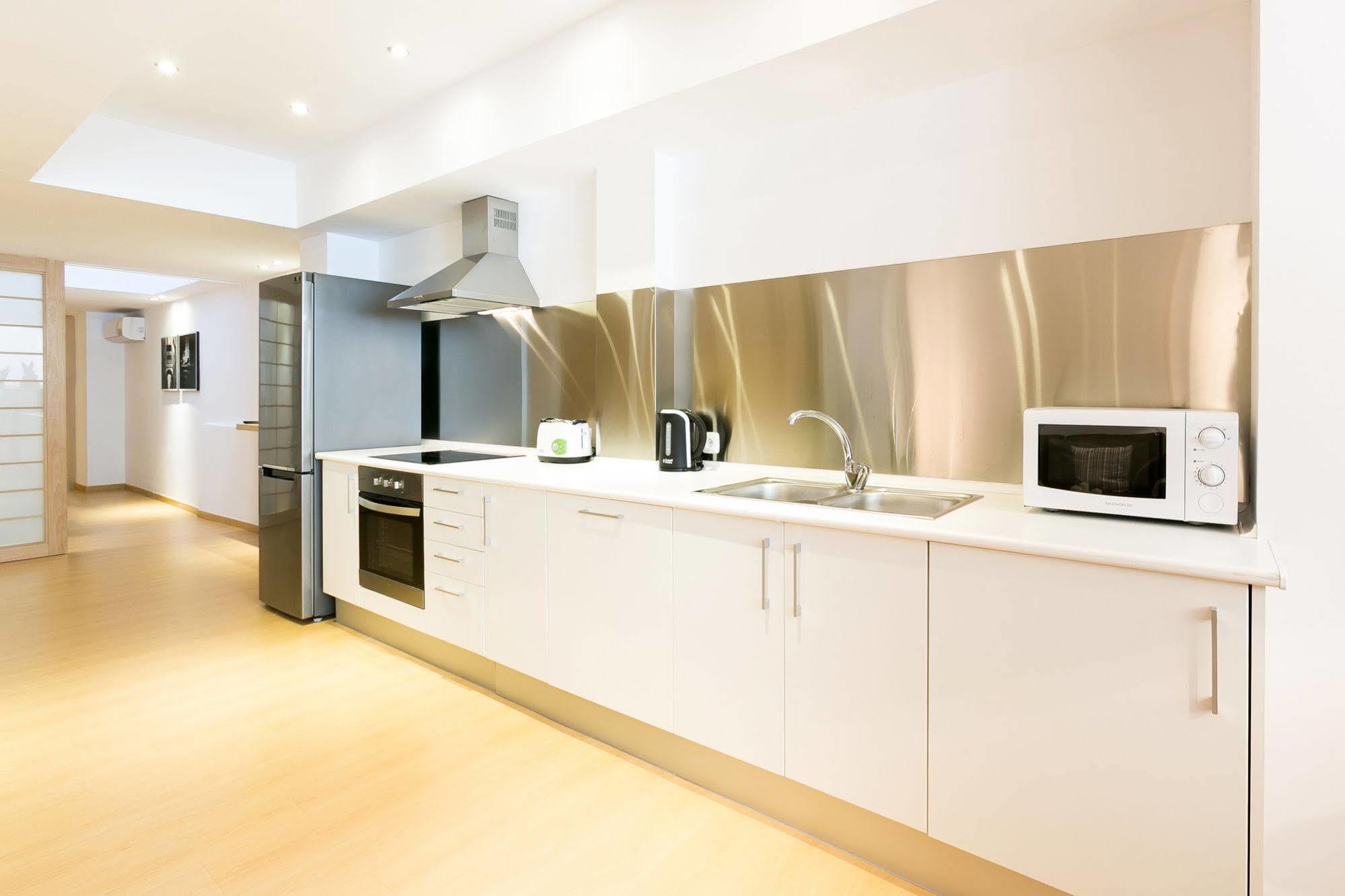 Serennia Cest Apartamentos Arc De Triomf Barcelona Exterior foto